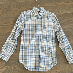 Nice Vineyard Vines Button Down Shirt